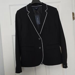Tommy Hilfiger Black Jacket with White AccentsNew. Size 2 ⭐️NWT⭐️